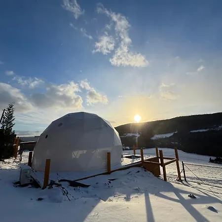 Glamping Pod Hradom Súkromné Jacuzzi A Sauna