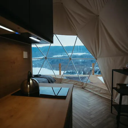 Роскошный шатер Glamping Pod Hradom Sukromne Jacuzzi A Sauna Бардеёв