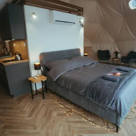 Glamping Pod Hradom Sukromne Jacuzzi A Sauna * Bardejów