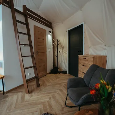 Glamping Pod Hradom Sukromne Jacuzzi A Sauna Luksusowy namiot