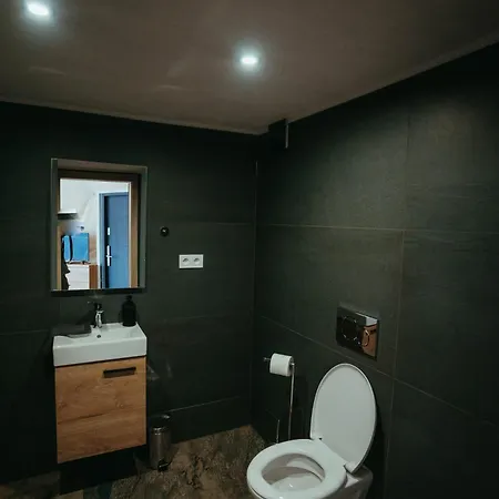 Роскошный шатер Glamping Pod Hradom Sukromne Jacuzzi A Sauna *