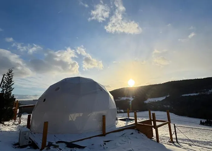 Glamping Pod Hradom Sukromne Jacuzzi A Sauna