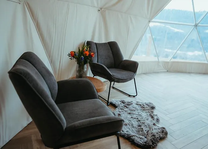 Glamping Pod Hradom Sukromne Jacuzzi A Sauna Luksusowy namiot