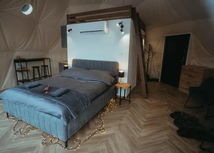 Luksusowy namiot Glamping Pod Hradom Sukromne Jacuzzi A Sauna Bardejów